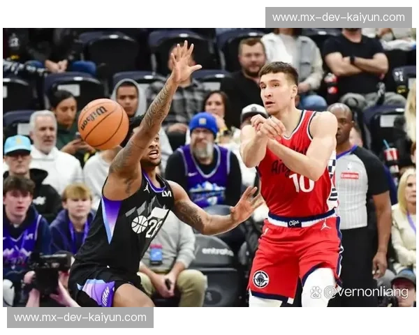 黄蜂vs快船中国赛：一场跨越太平洋的篮球盛宴，星光璀璨，激情无限